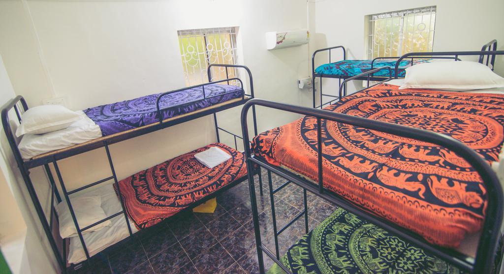 Anjuna By Roadhouse Hostels Goa Room photo